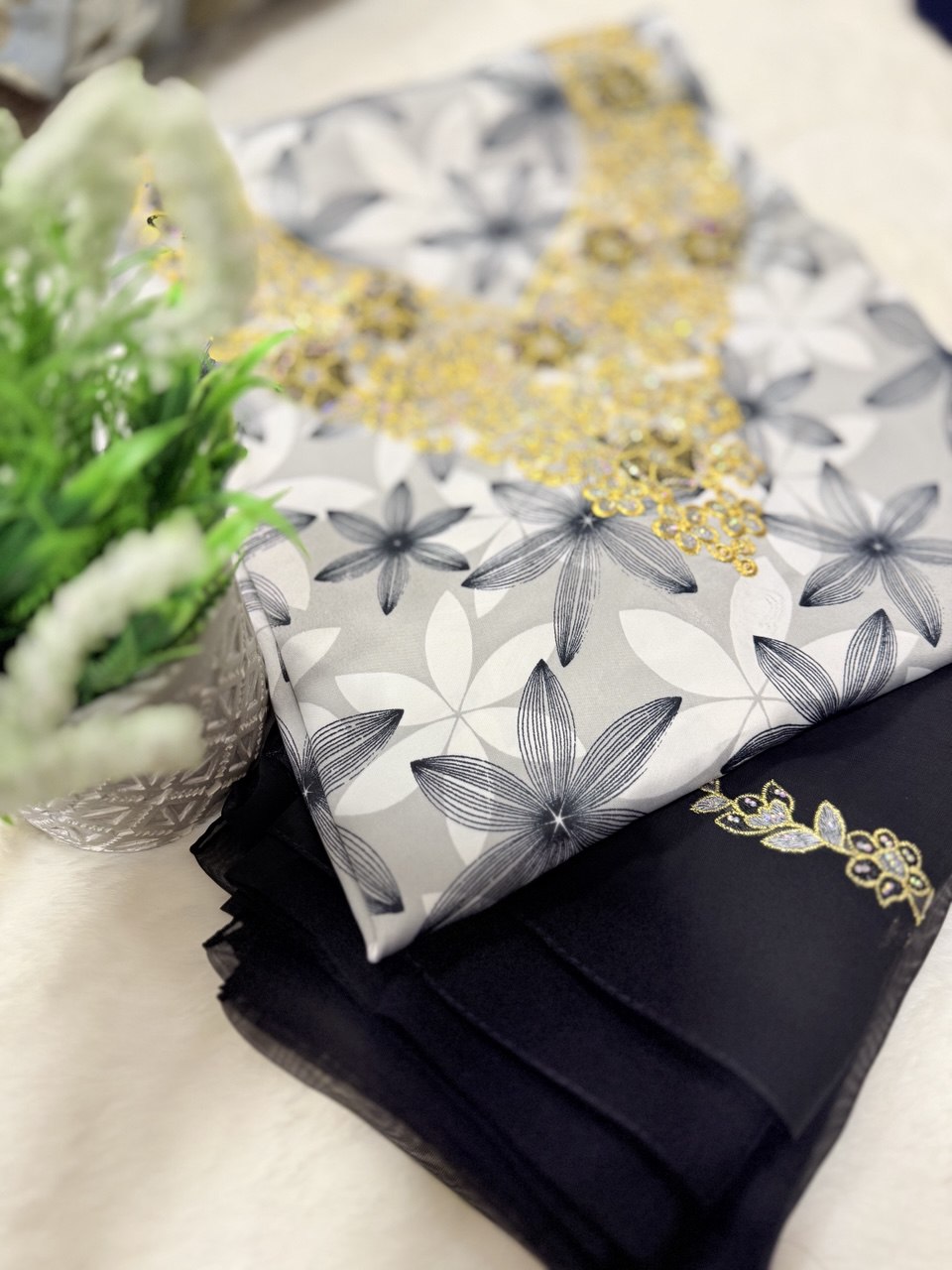 مخور حرير إندونيسي أسود